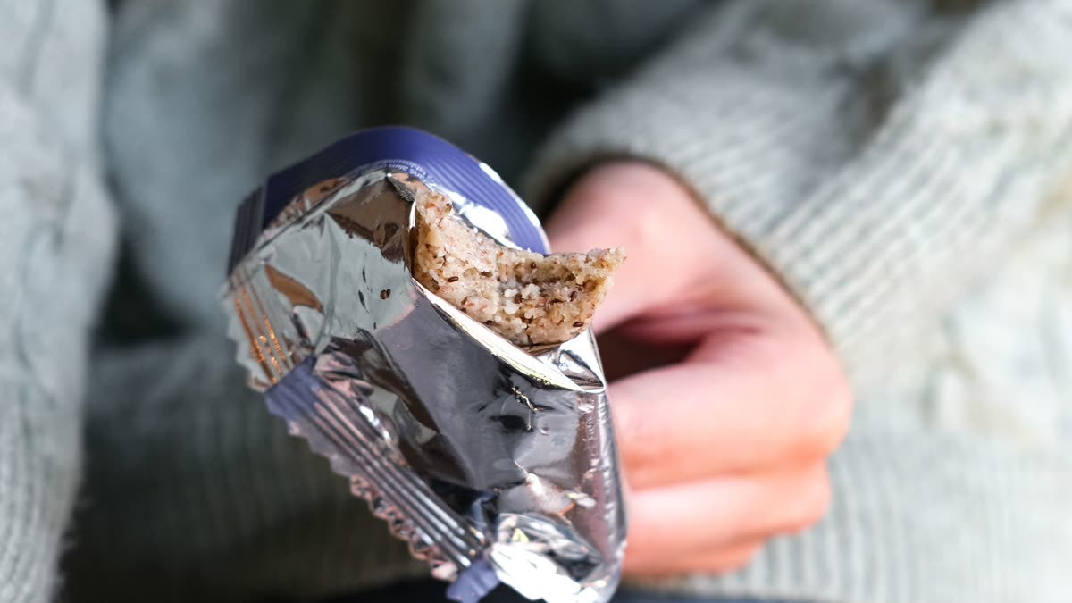 Comment spécifier un film thermoscellable BOPP de 300 mm pour les emballages de collations destinées aux compagnies aériennes ?